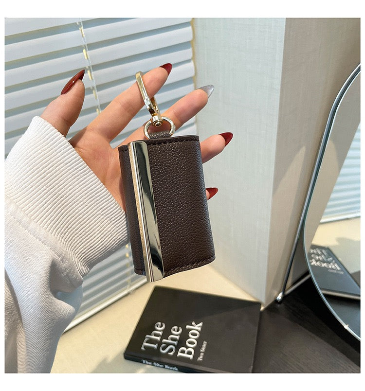Compact Foldable Keychain Bag, Expands to Large Capacity Shopping Bag, Durable Reusable Tote, Portable for Supermarket Shopping & Travel